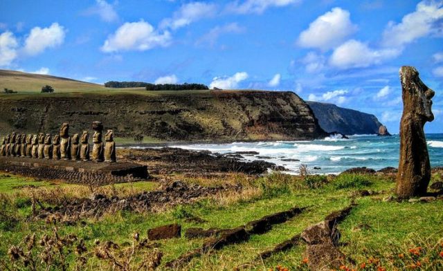 easter island head credit WorldCoup Flickr